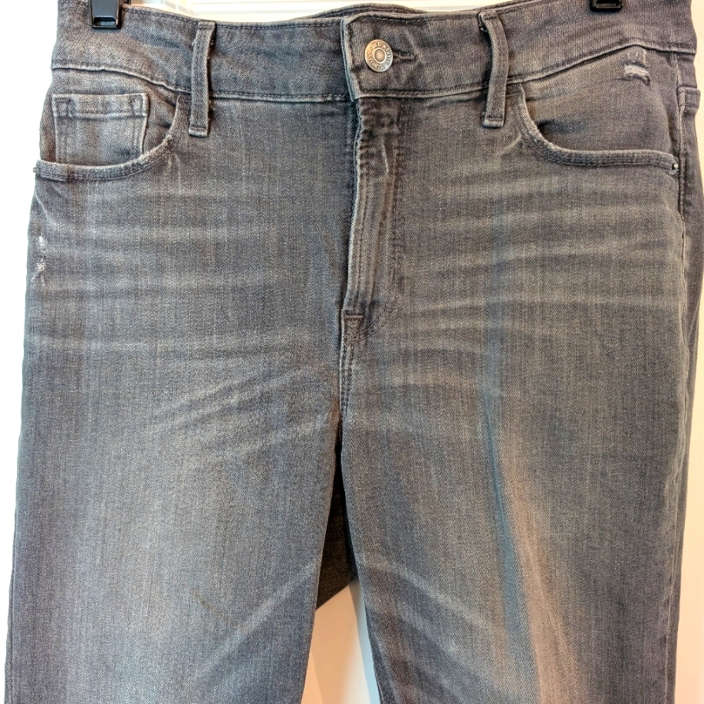 Ladies Old Navy Gray Slim Jeans with Modern Fit size 8